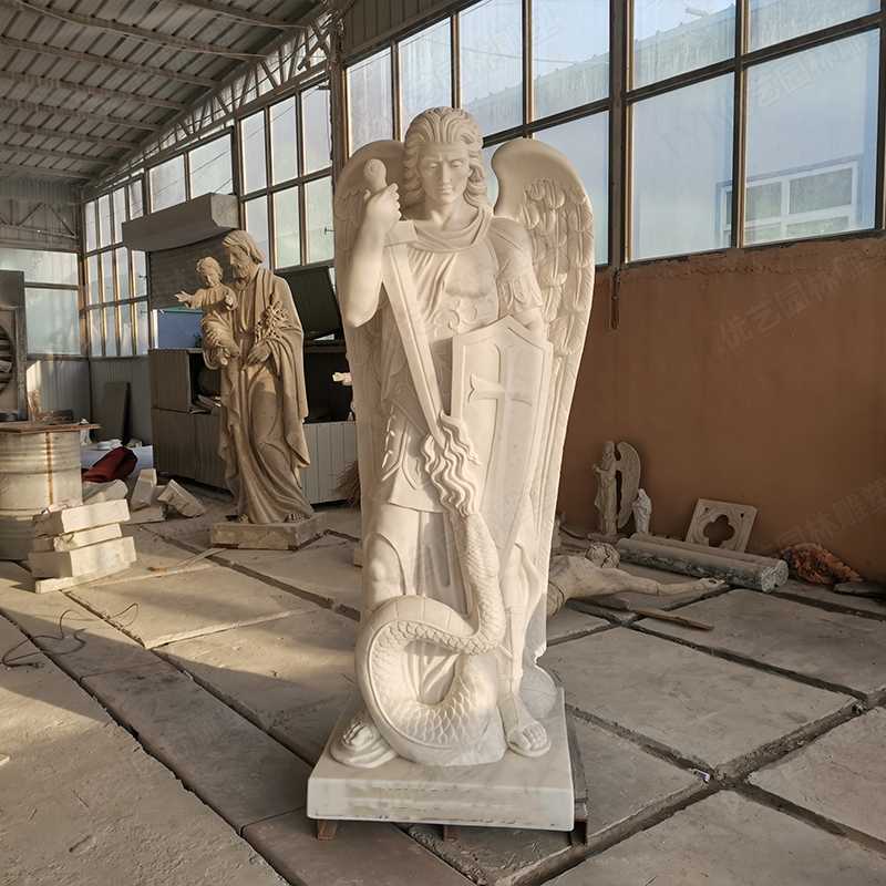 圣邁克雕塑，大理石圣邁克