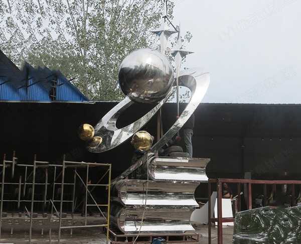 不銹鋼雕塑材料制造技術有什么？