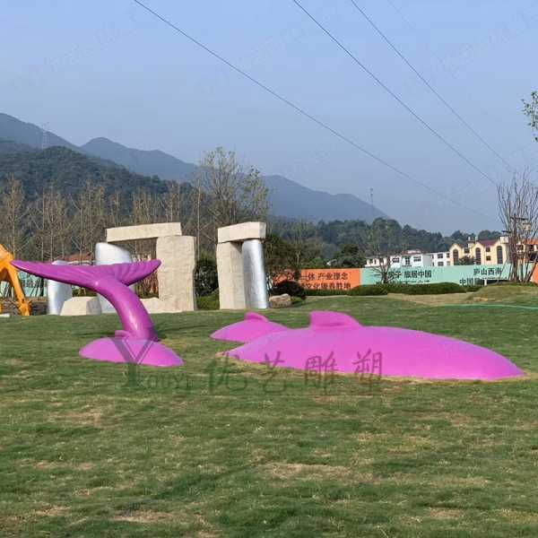 雕塑在小區(qū)景觀設(shè)計(jì)中的作用有哪些呢？